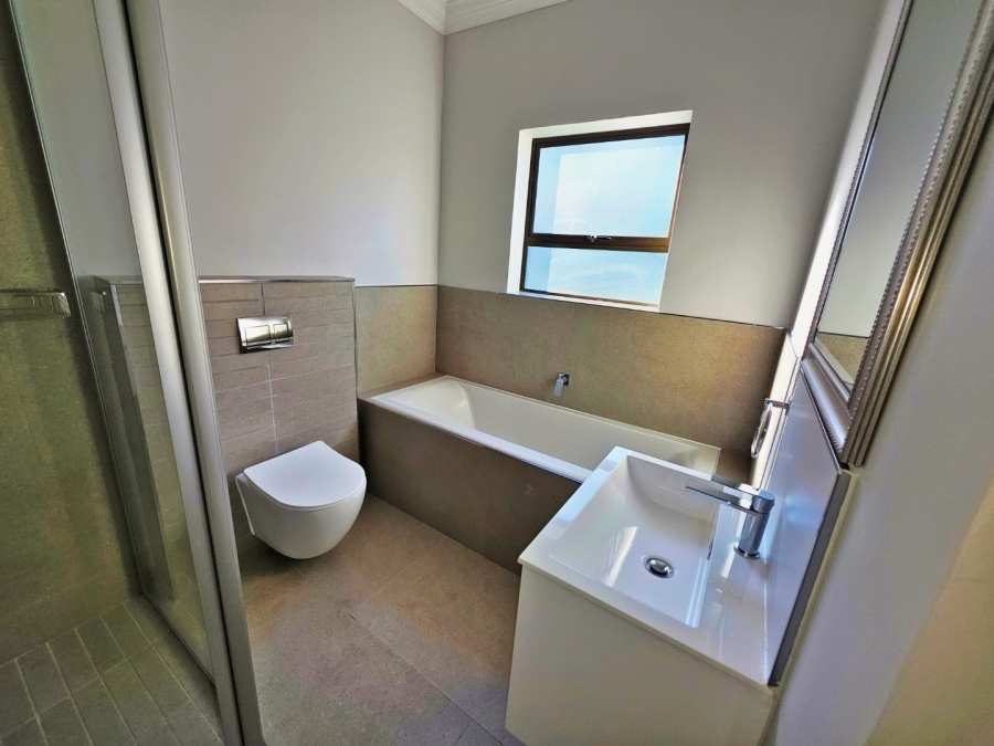 To Let 4 Bedroom Property for Rent in Parklands Western Cape